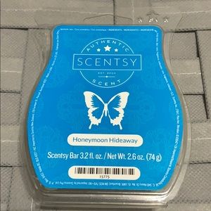 Scentsy Honeymoon Hideaway bar